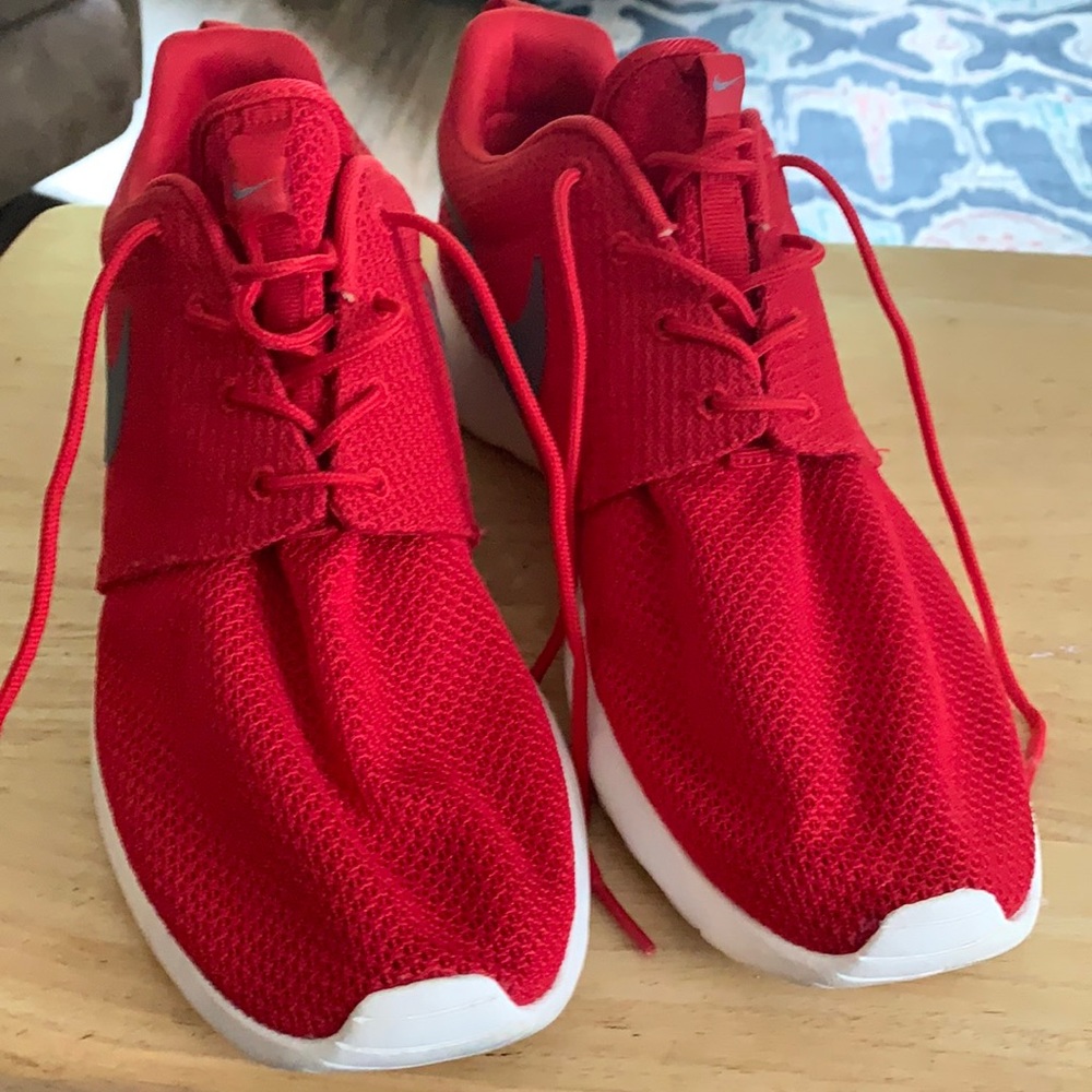 Nike Mens Roshe Run One size 10.5 shoes sneakers